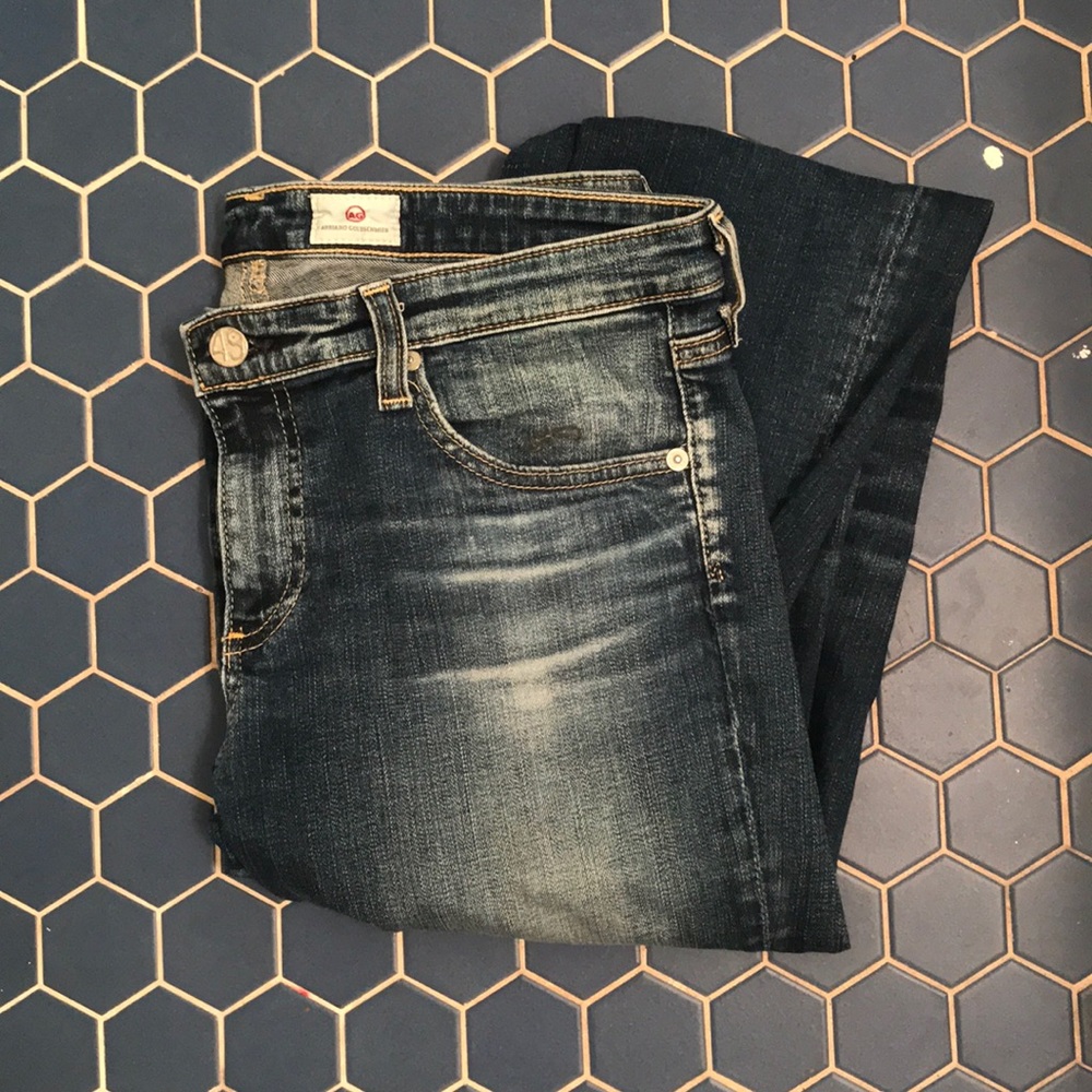 The stilt washed blue jeans